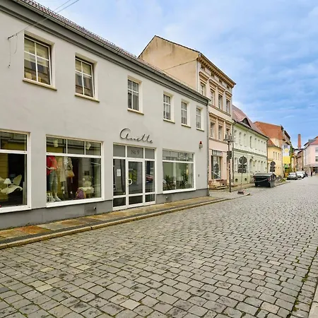Modernes Altmarkt Mit Parkplatz 4 Gaeste 55qm Waschmaschine Wlan Netflix Terrasse